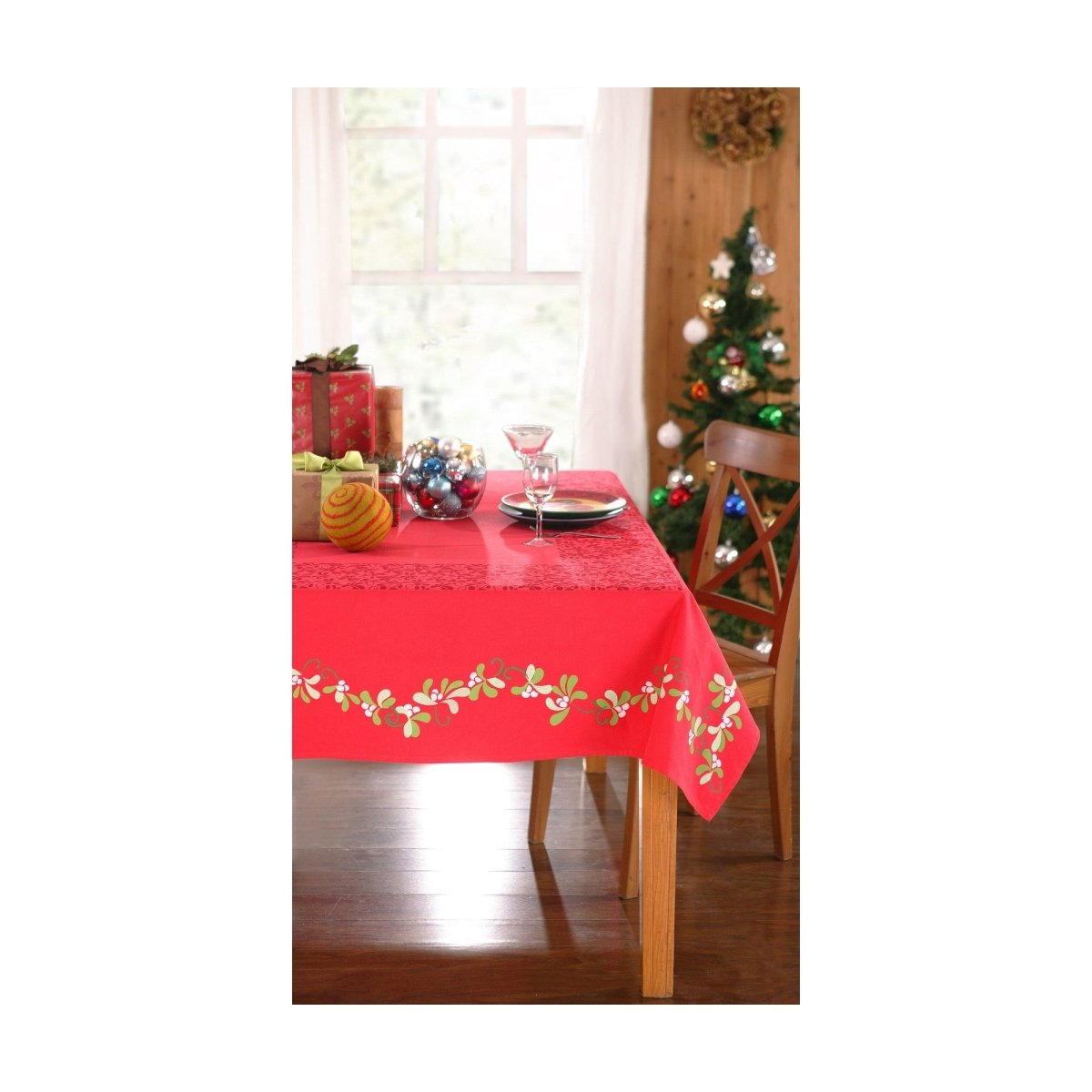 Mistletoe Christmas Tablecloth, 60x84 inch, front view